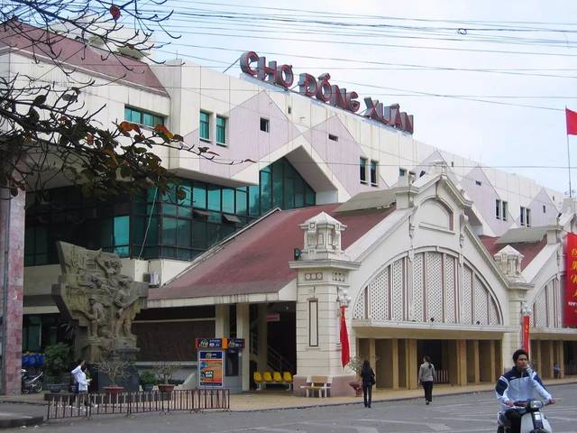 Dong Xuan Market in Vietnam