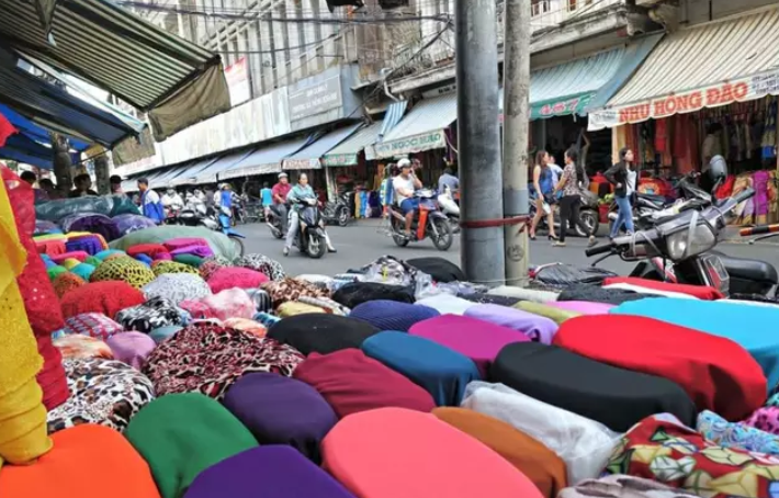 Soai Kinh Lam Fabric Market-1