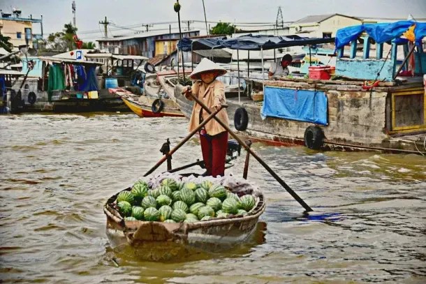 Floating Markets in Vietnam - Long Xuyen Floating Market