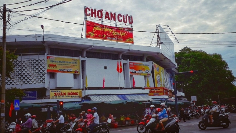 Markets in Hue