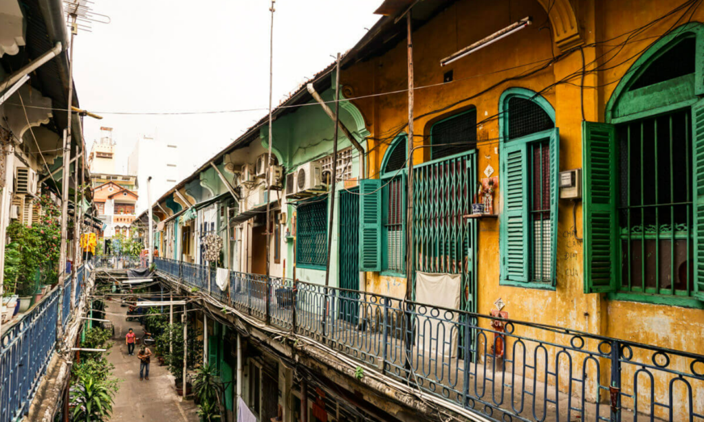 Hao Sy Phuong Alley in Saigon Chinatown